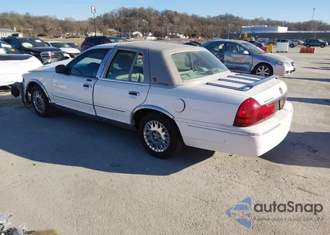 2003 Mercury Grand Marquis Gs z USA, uszkodzony, nr VIN 2MEFM74W13X626540